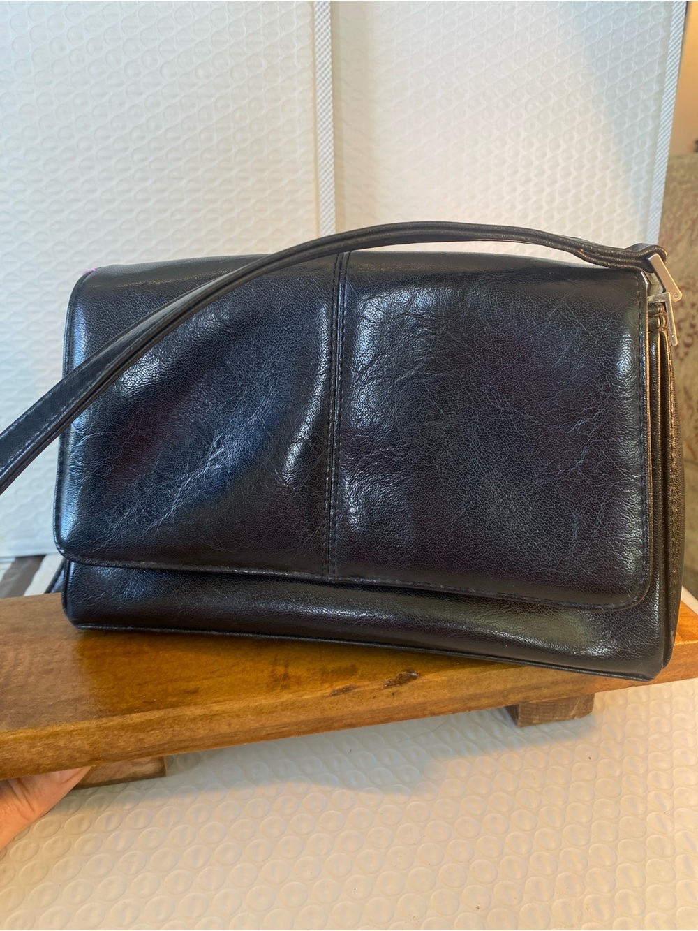 Liz Claiborne Black Leather Messenger Shoulder Bag